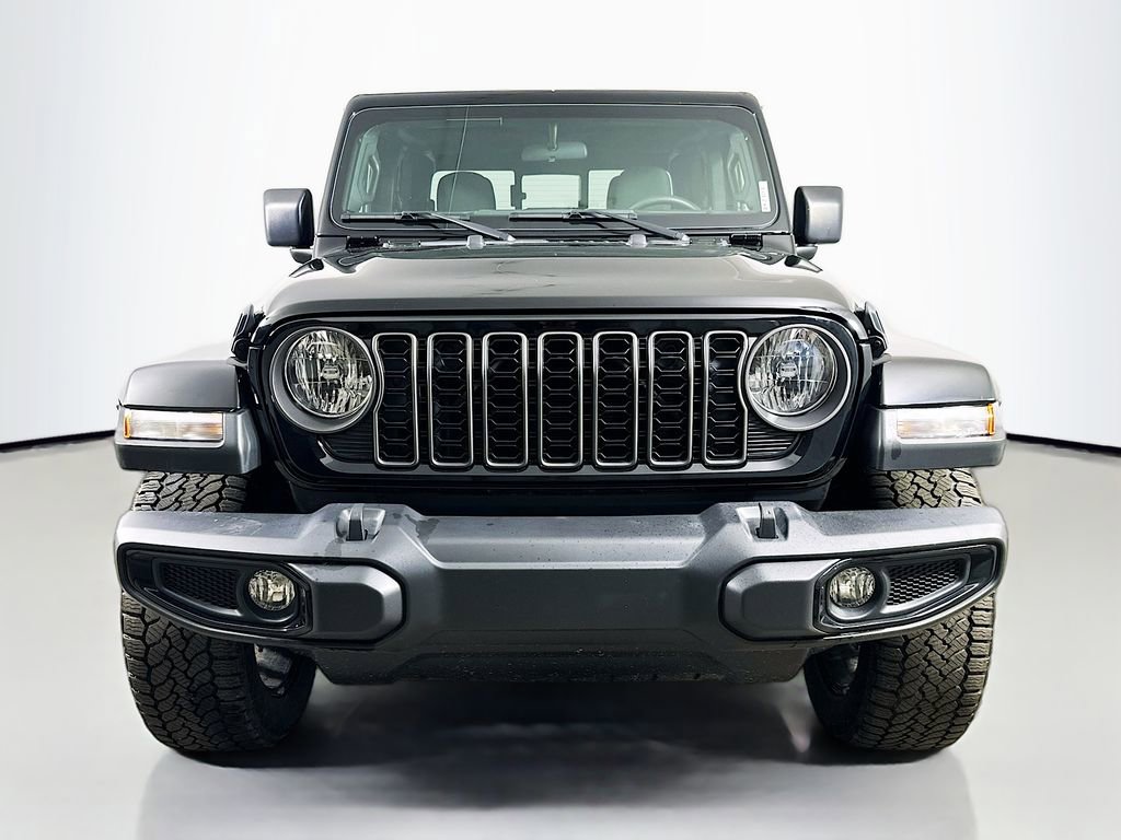Used 2024 Jeep Gladiator Sport image 2