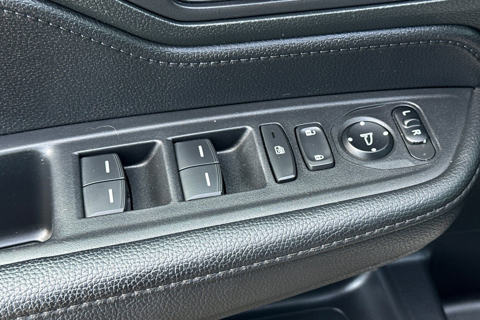 Used 2023 Honda Odyssey EX-L image 12