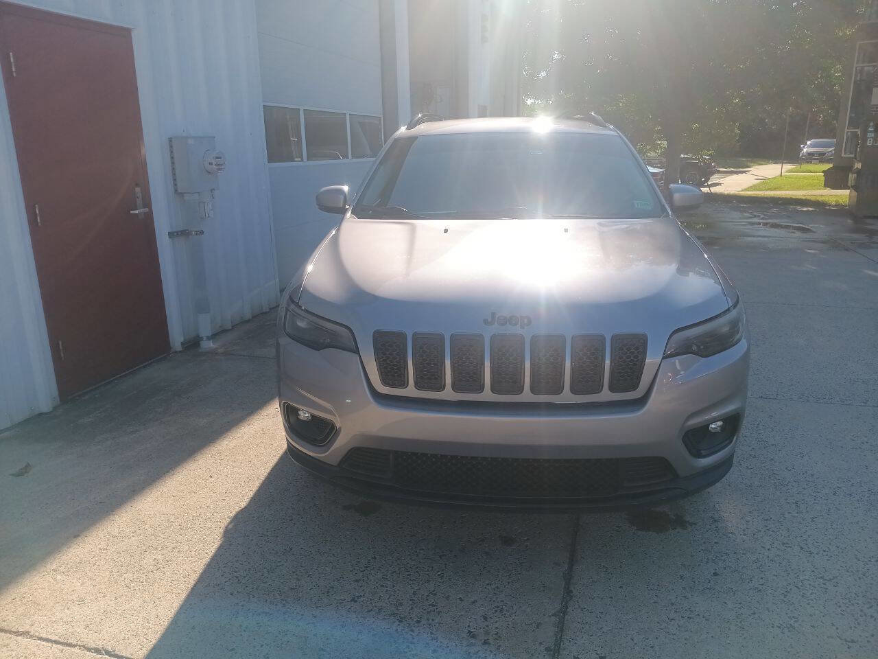 Used 2019 Jeep Cherokee Latitude Plus image 2