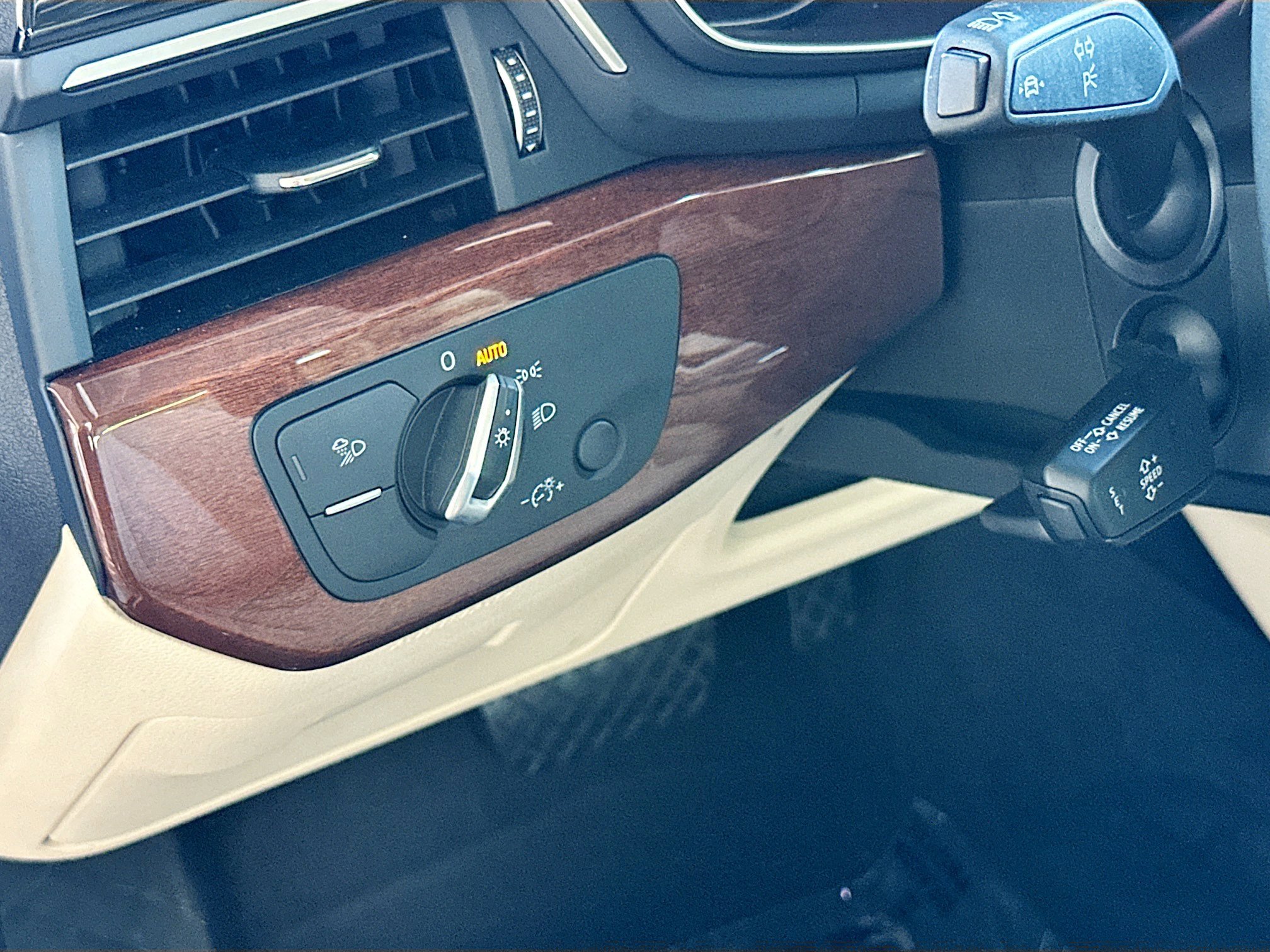 Used 2021 Audi A4 2.0T Premium w/ Convenience Package image 10