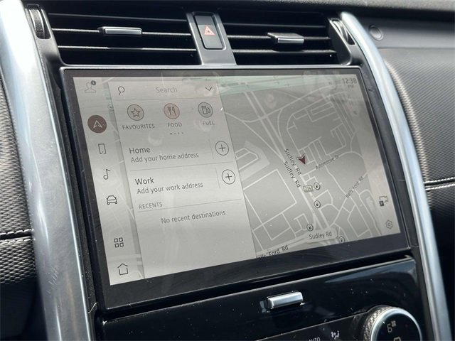 Used 2024 Land Rover Discovery Dynamic SE image 17