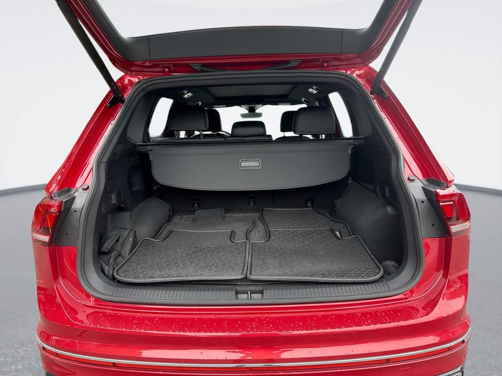 Used 2024 Volkswagen Tiguan SEL R-Line AWD/4WD image 21