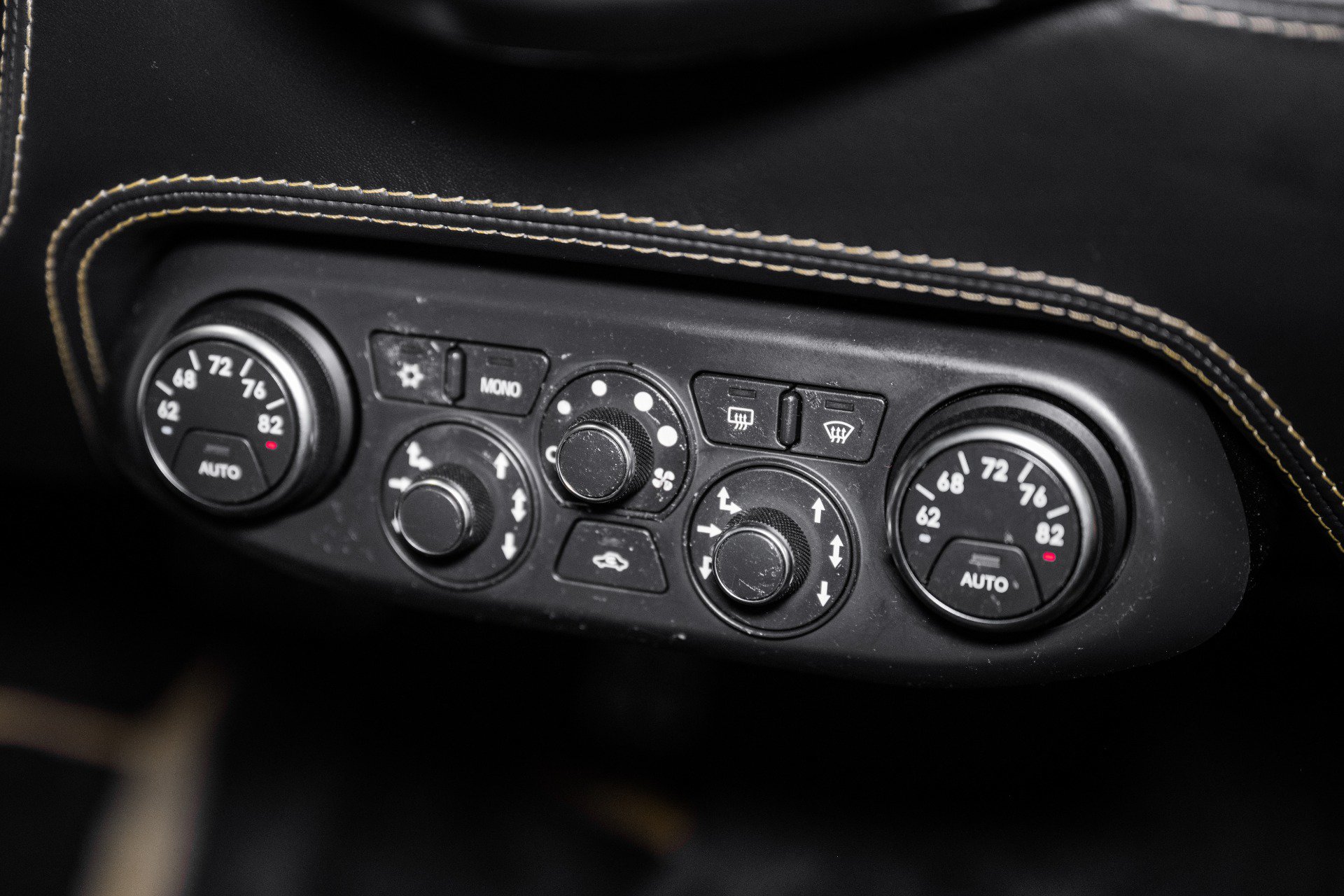 Used 2011 Ferrari 458 Italia Coupe RWD image 32