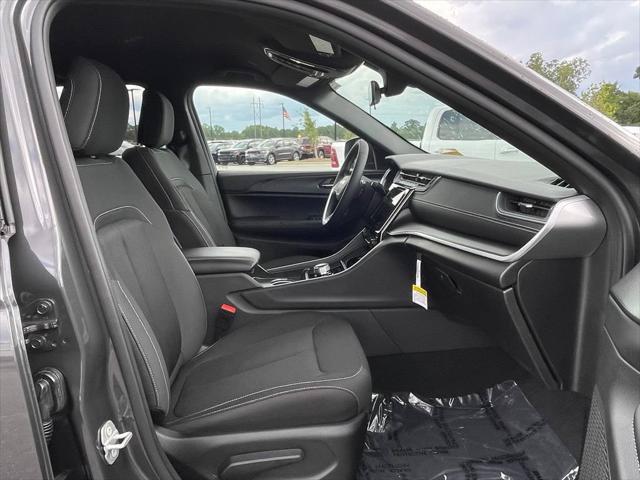 Certified 2026 Jeep Grand Cherokee Laredo RWD image 45