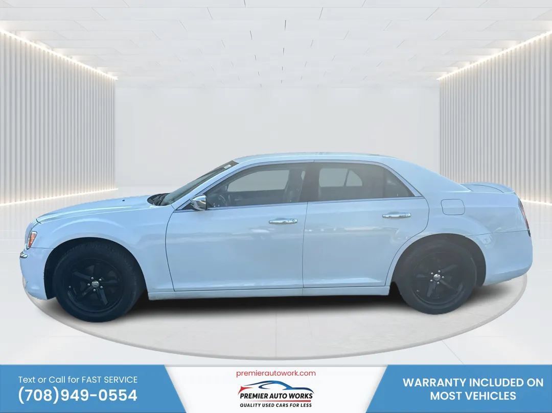 Used 2011 Chrysler 300 Limited RWD image 9
