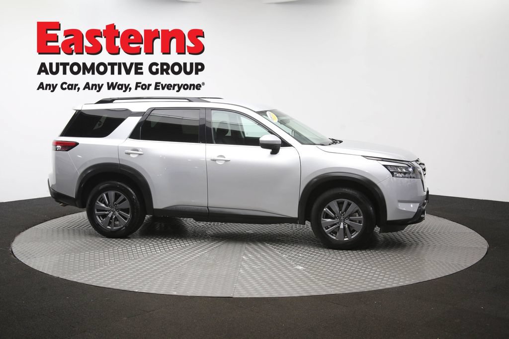 Used 2025 Nissan Pathfinder SV FWD image 52