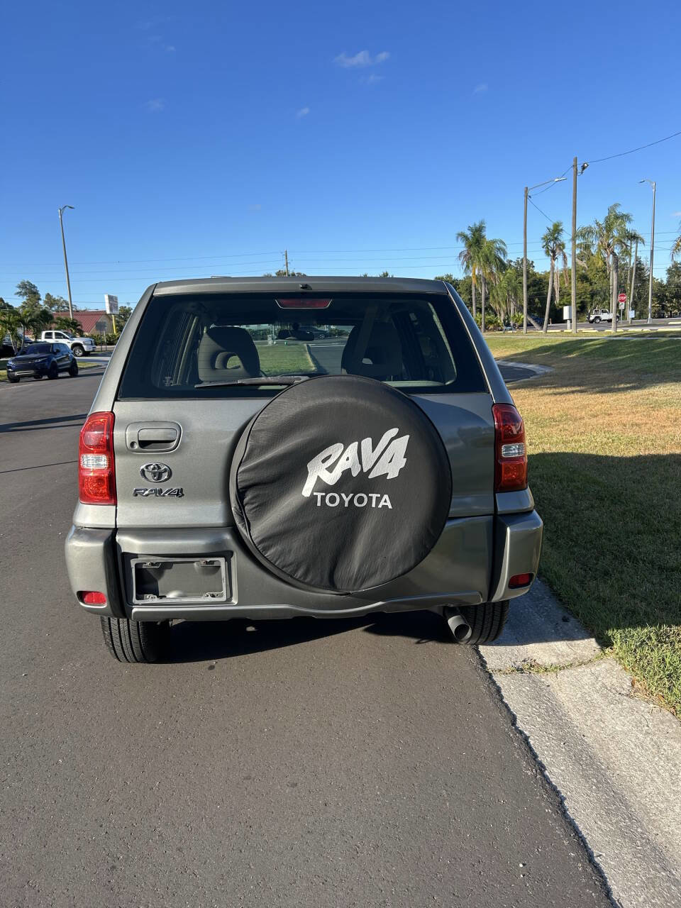 Used 2004 Toyota RAV4 2WD image 6
