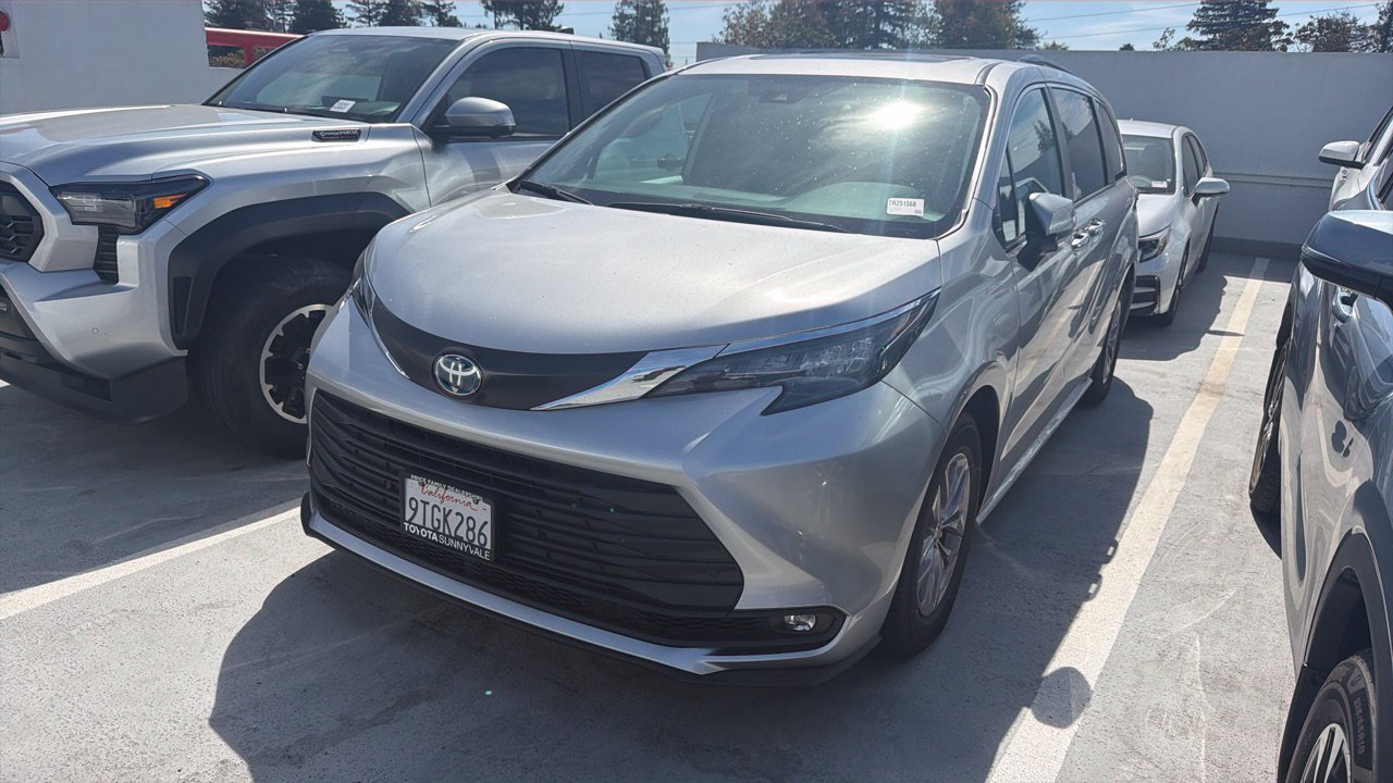 Used 2025 Toyota Sienna XLE w/ XLE Plus Package