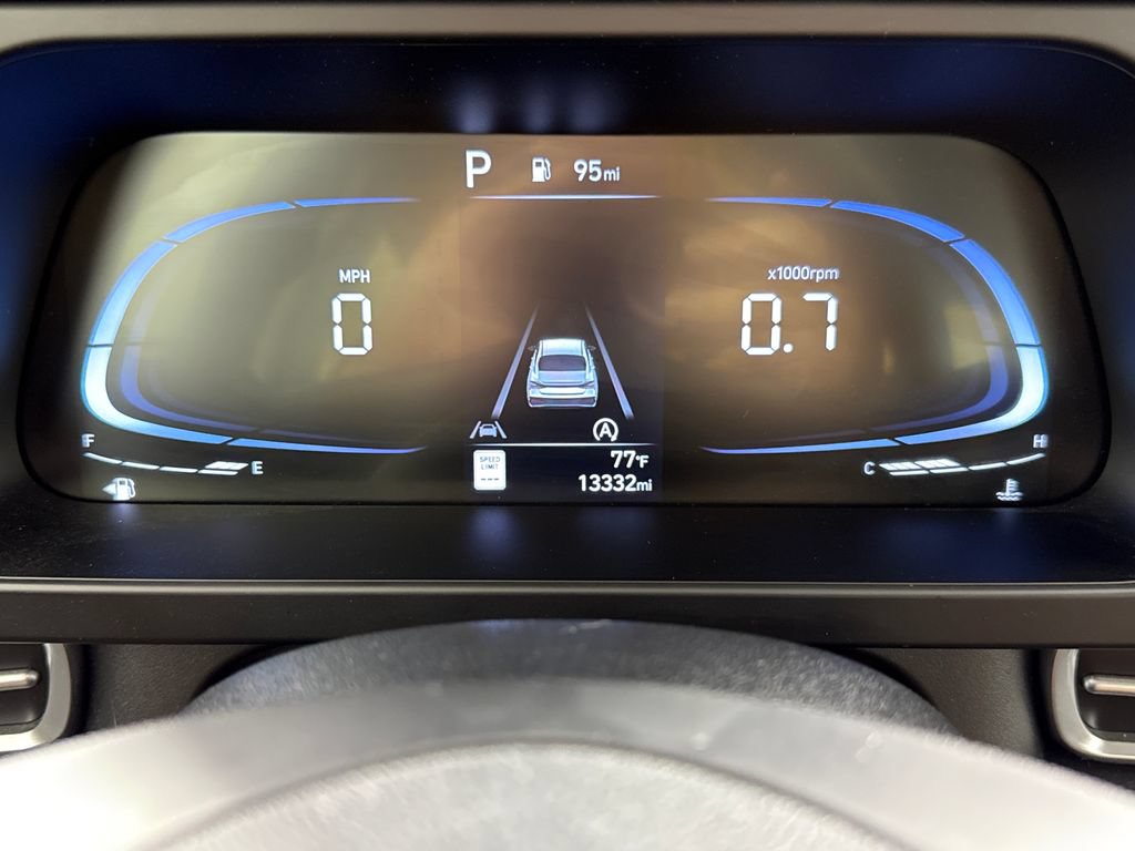 Certified 2024 Hyundai Elantra SE FWD image 17