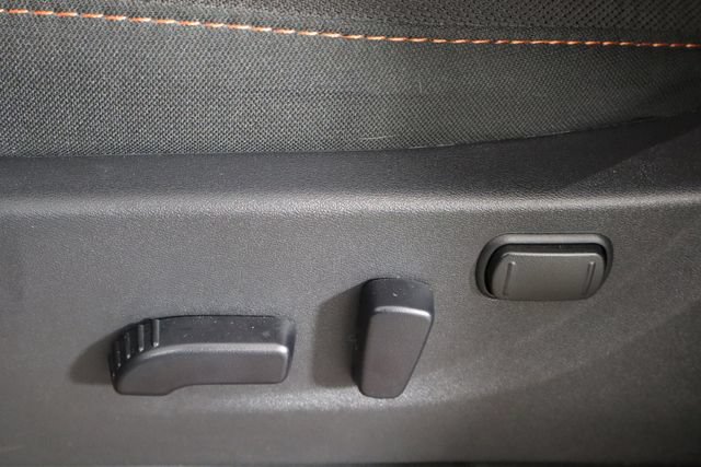 Used 2025 Nissan Frontier Pro-X RWD image 24