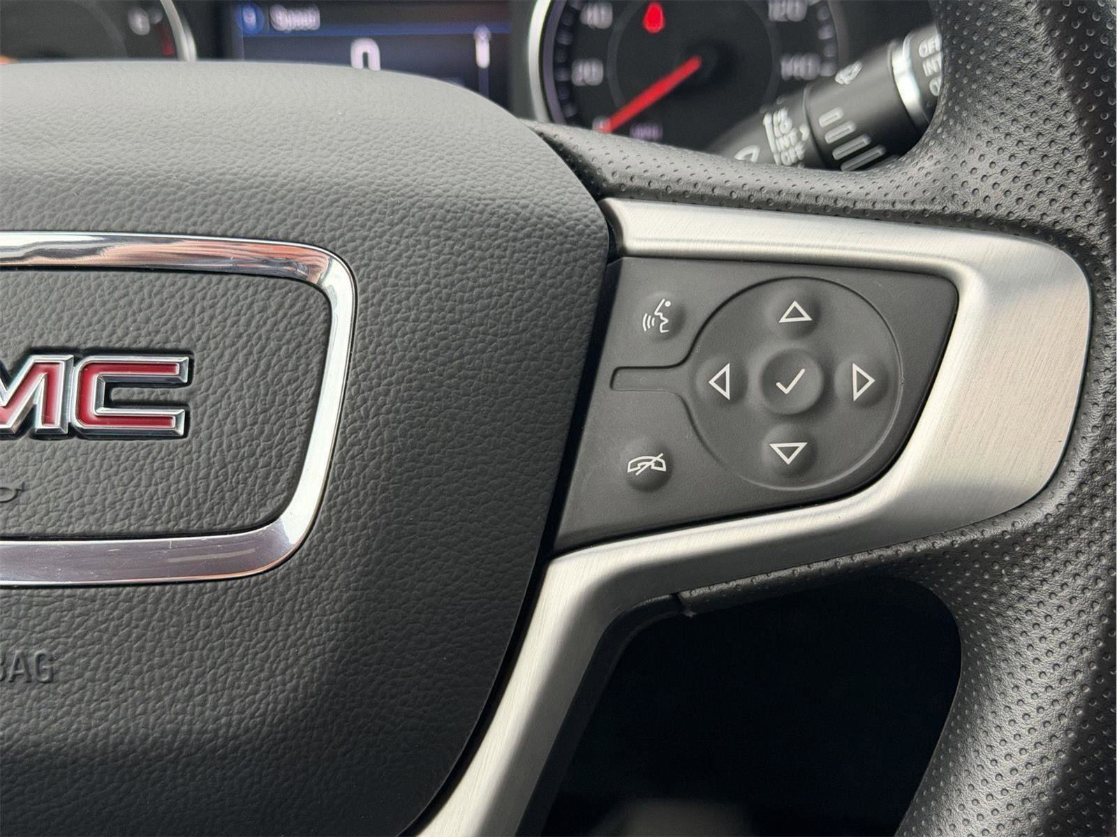 Certified 2023 GMC Acadia SLE w/ Driver Convenience Package image 19