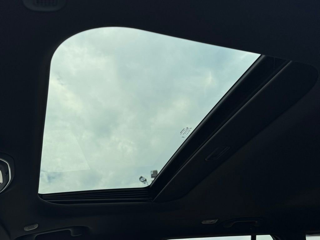 New 2025 Jeep Grand Cherokee Altitude image 14