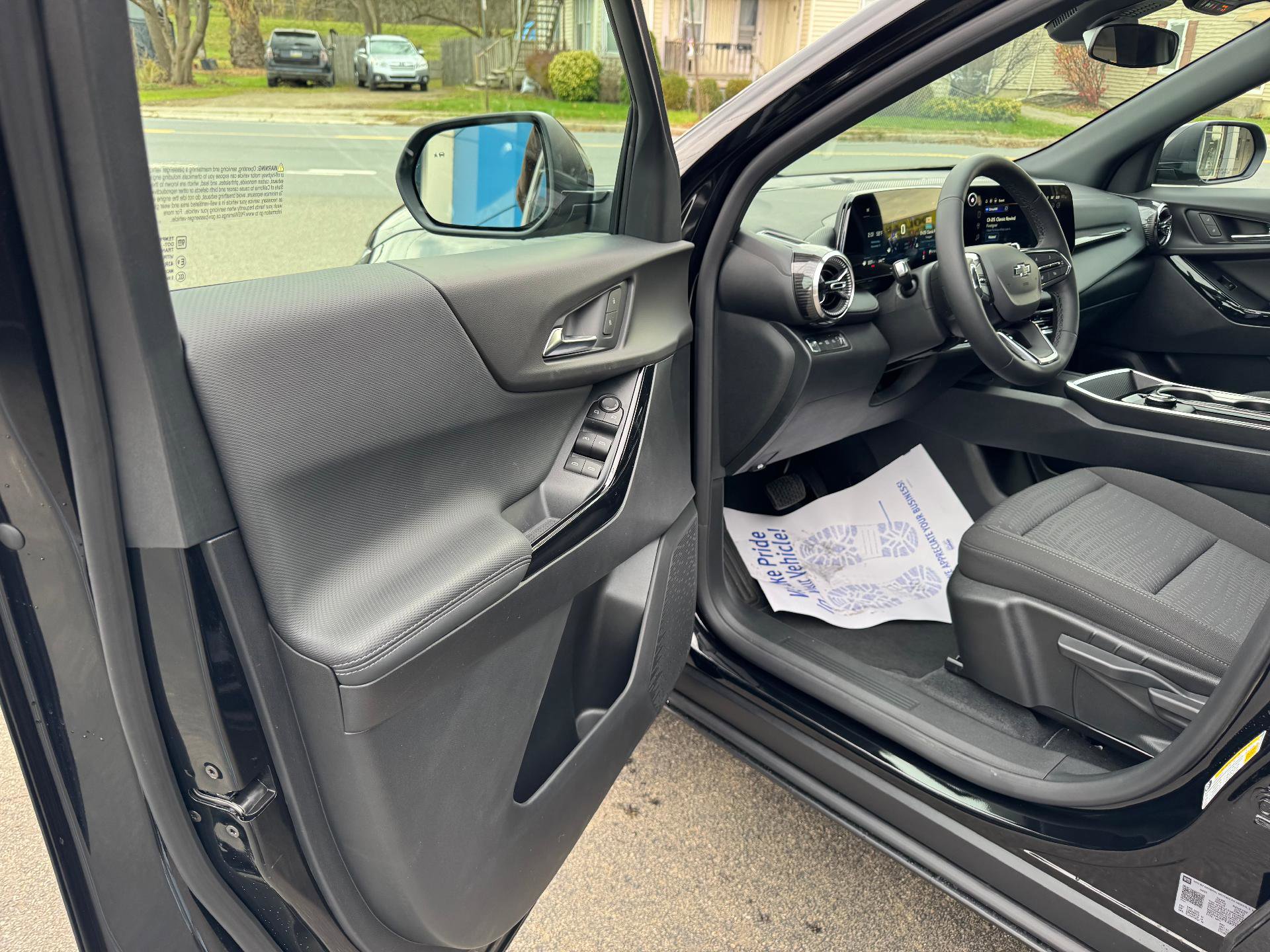 New 2026 Chevrolet Equinox LT w/ Midnight Edition image 17