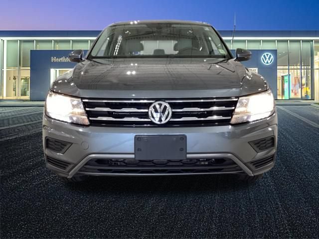 Used 2020 Volkswagen Tiguan SE w/ Panoramic Sunroof Package AWD/4WD image 5