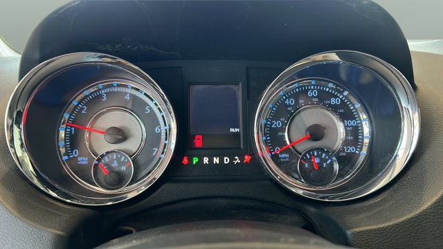 Used 2011 Chrysler Town & Country Touring-L w/ Entertainment Group #2 FWD image 11