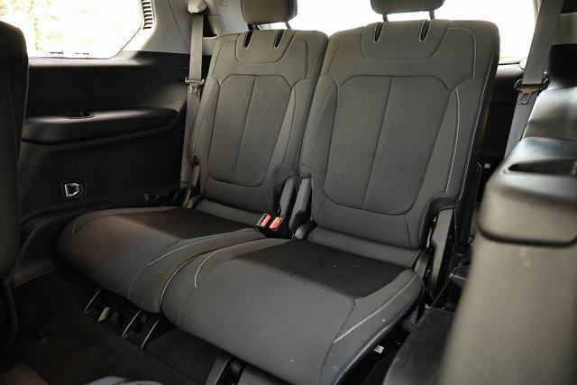 Used 2023 Jeep Grand Cherokee L Laredo image 32