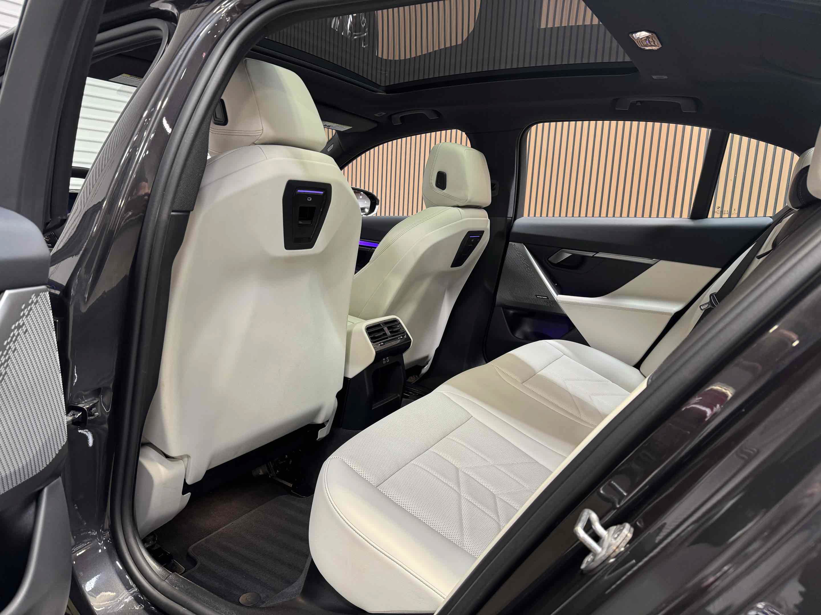 Used 2024 BMW i5 eDrive40i RWD image 52