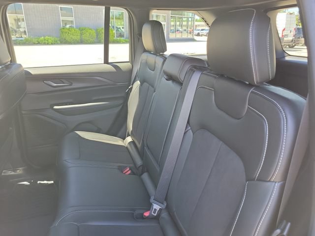 Used 2024 Jeep Grand Cherokee Altitude AWD/4WD image 22