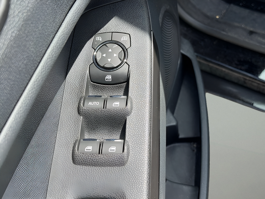 Used 2019 Ford EcoSport SE w/ SE Convenience Package FWD image 15