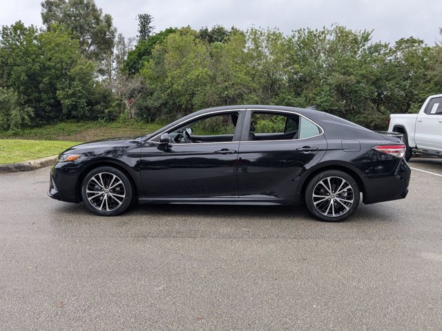 Used 2020 Toyota Camry SE image 5
