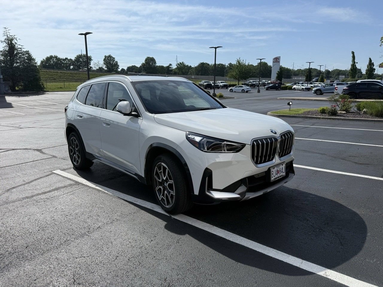 Used 2025 BMW X1 xDrive28i w/ Convenience Package AWD/4WD image 1