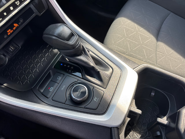 Used 2025 Toyota RAV4 XLE AWD/4WD image 25