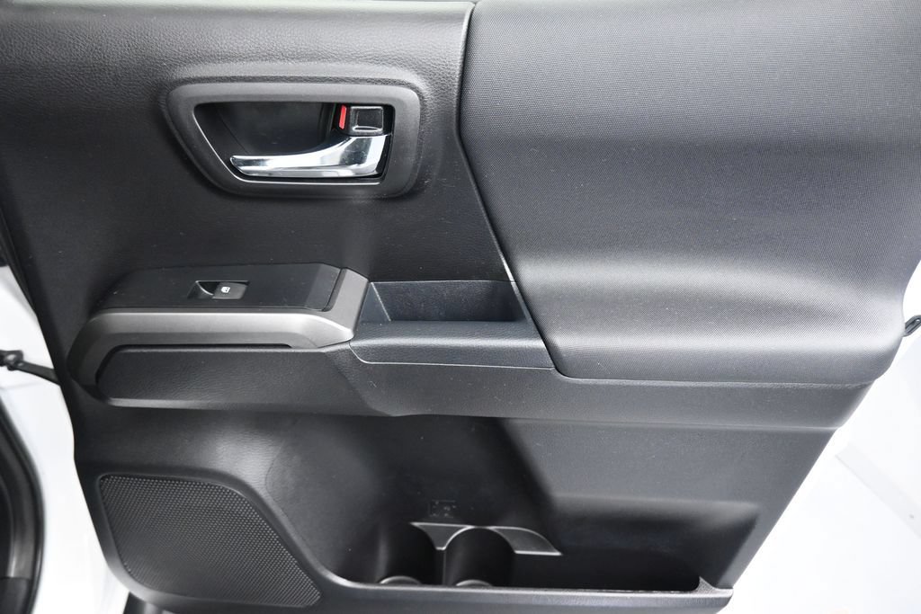 Used 2019 Toyota Tacoma TRD Off-Road AWD/4WD image 38