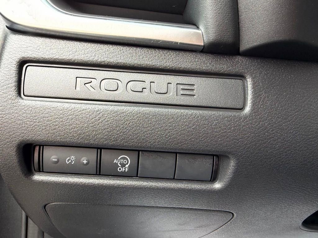 Used 2026 Nissan Rogue S AWD/4WD image 21