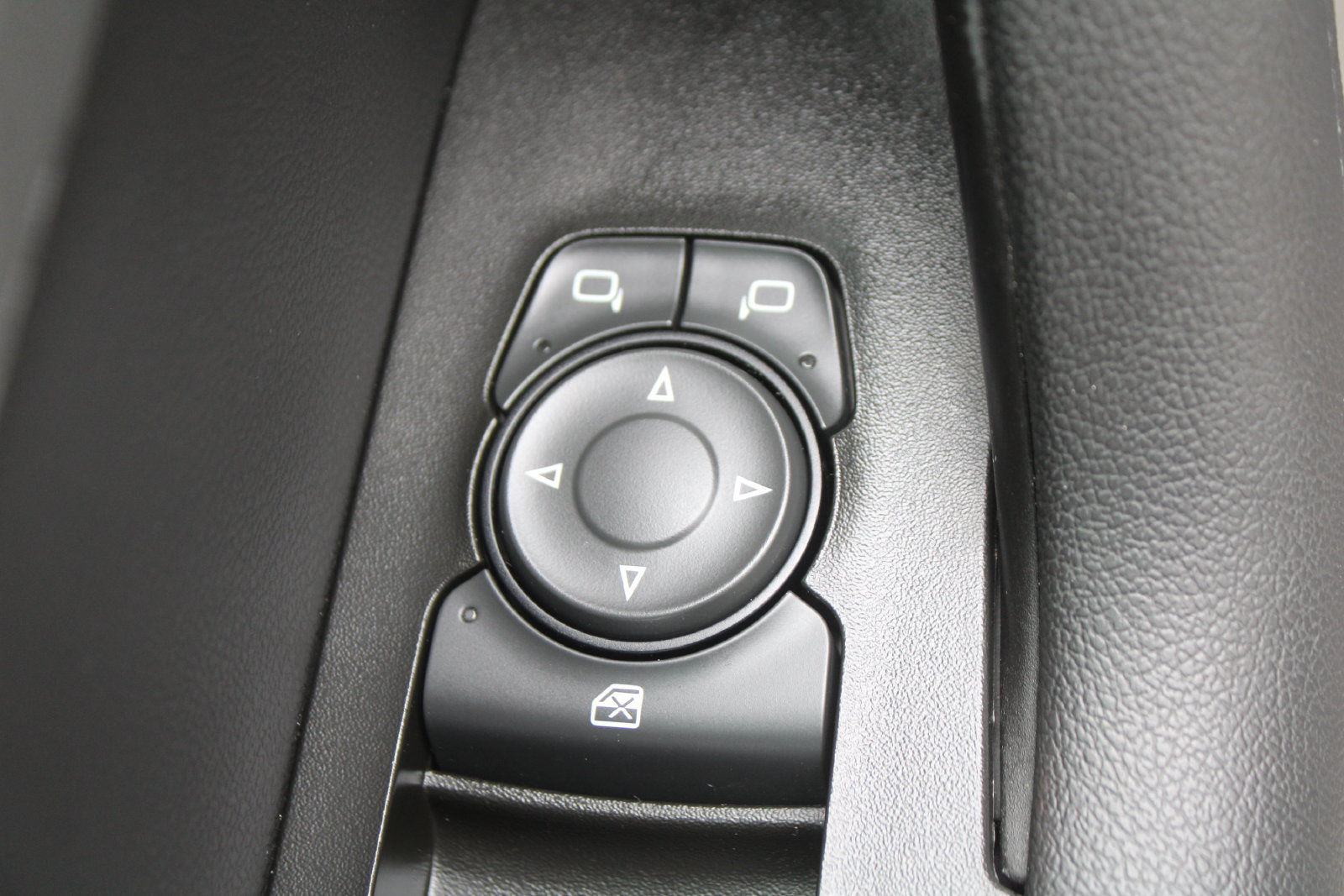 Used 2020 Chevrolet Blazer LT w/ LPO, Floor Liner Package FWD image 20