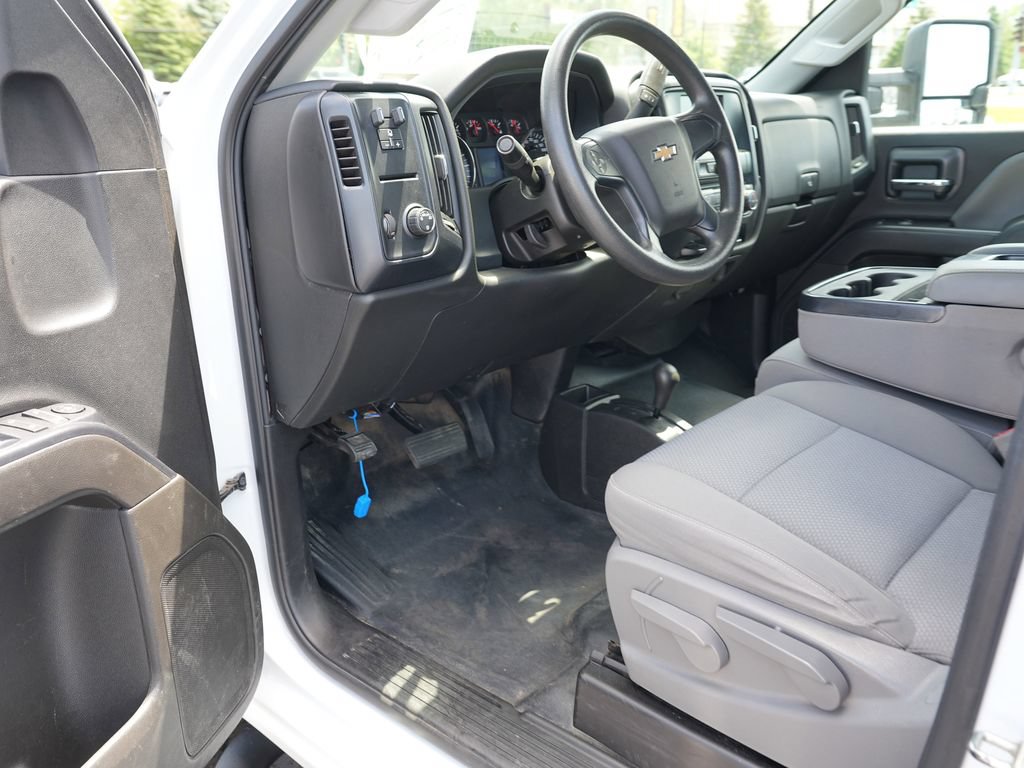 Used 2018 Chevrolet Silverado 3500 4x4 Crew Cab image 13