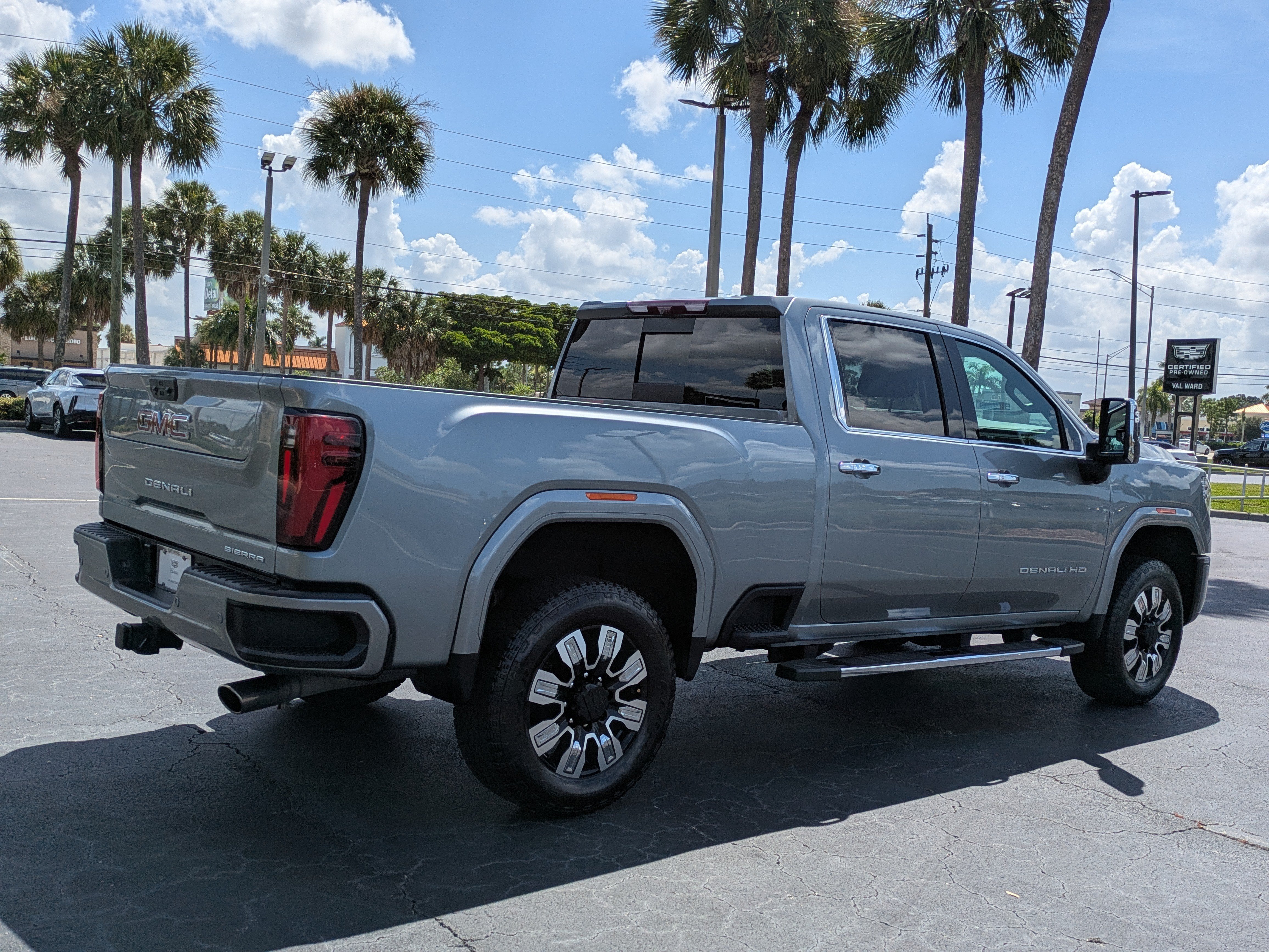 Used 2024 GMC Sierra 2500 Denali w/ Denali Reserve Package AWD/4WD image 5