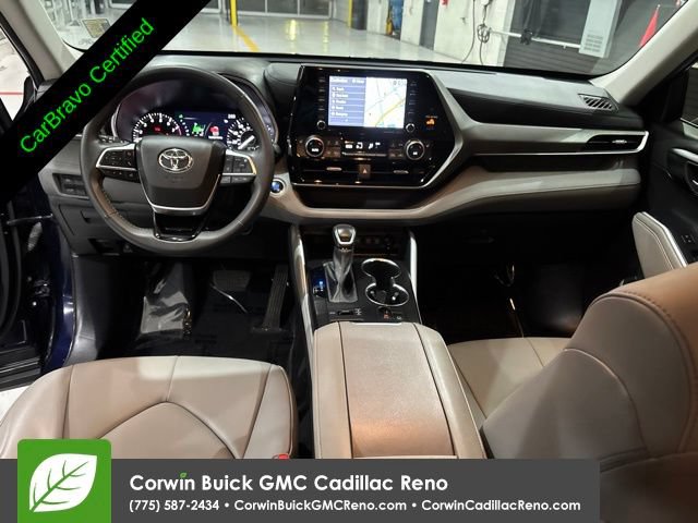 Used 2020 Toyota Highlander XLE AWD/4WD image 21