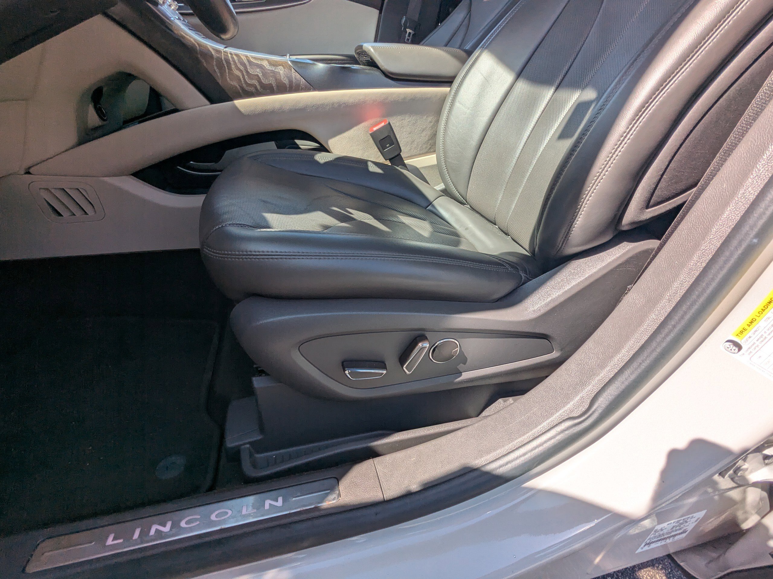 Used 2020 Lincoln Nautilus Reserve image 19