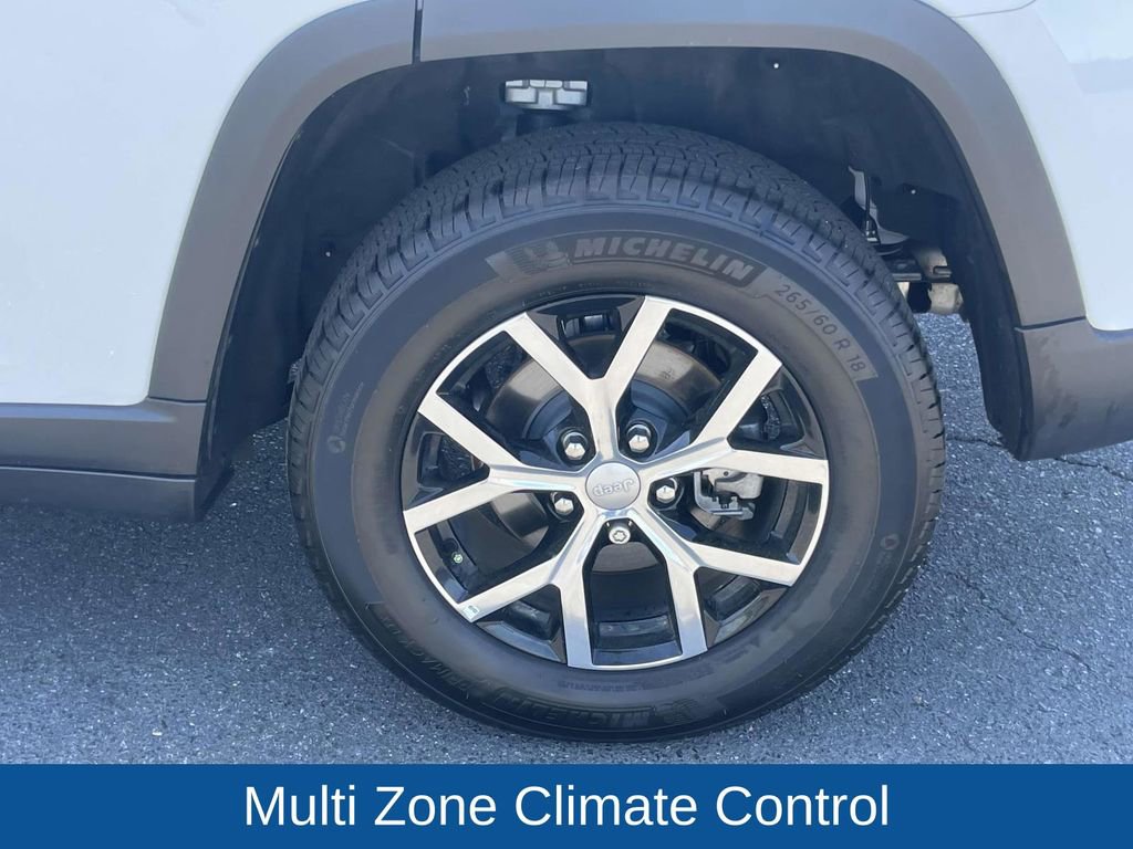 Certified 2025 Jeep Grand Cherokee Limited image 13