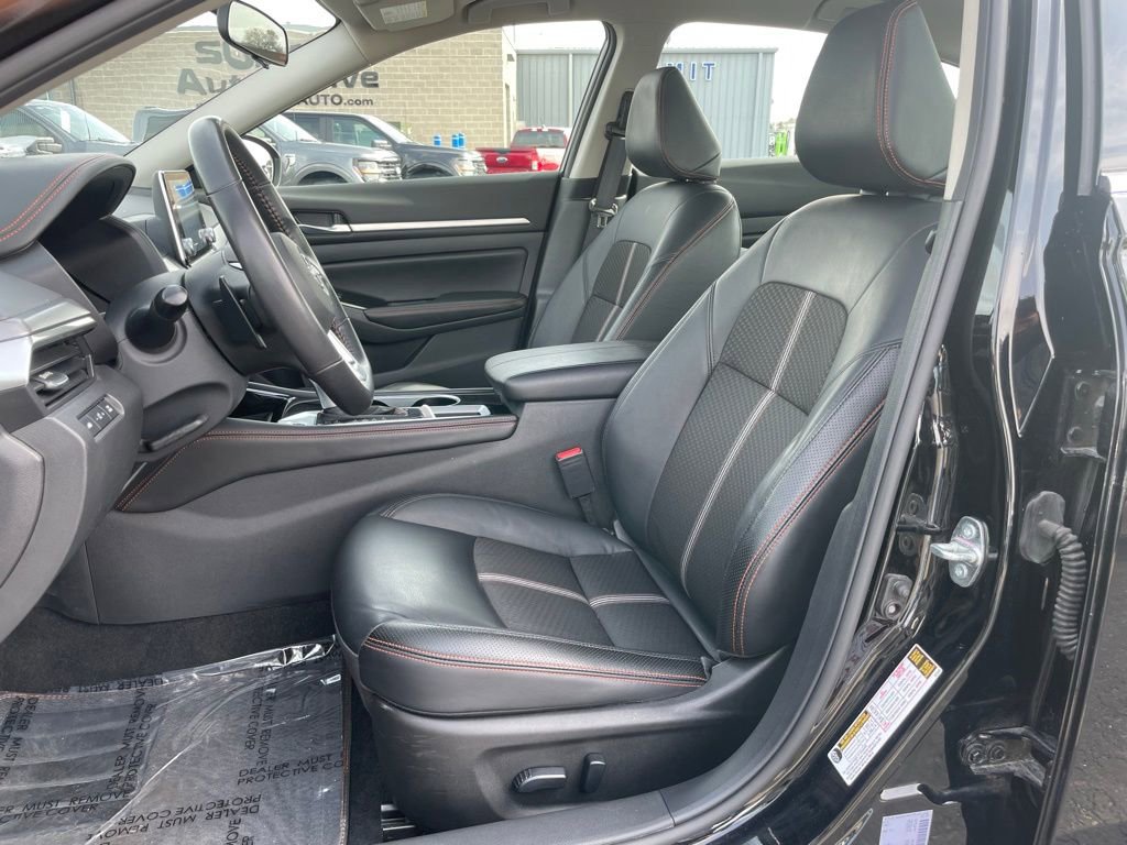 Used 2024 Nissan Altima 2.5 SR FWD image 7