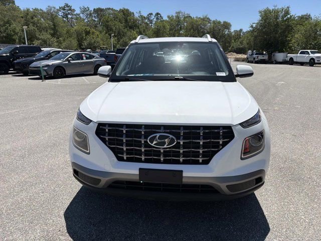 Used 2025 Hyundai Venue SEL FWD image 6
