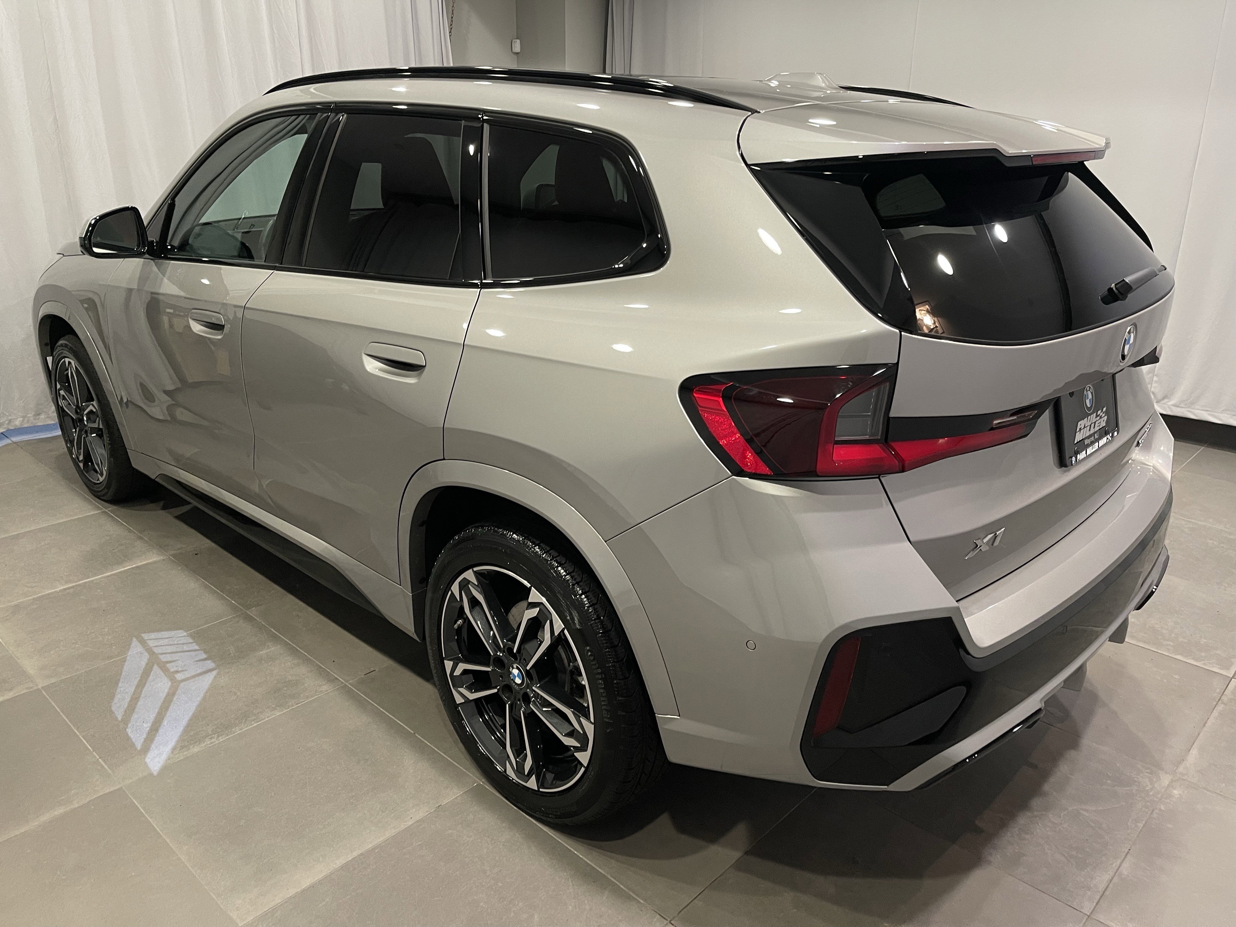Used 2025 BMW X1 xDrive28i w/ Premium Package image 4