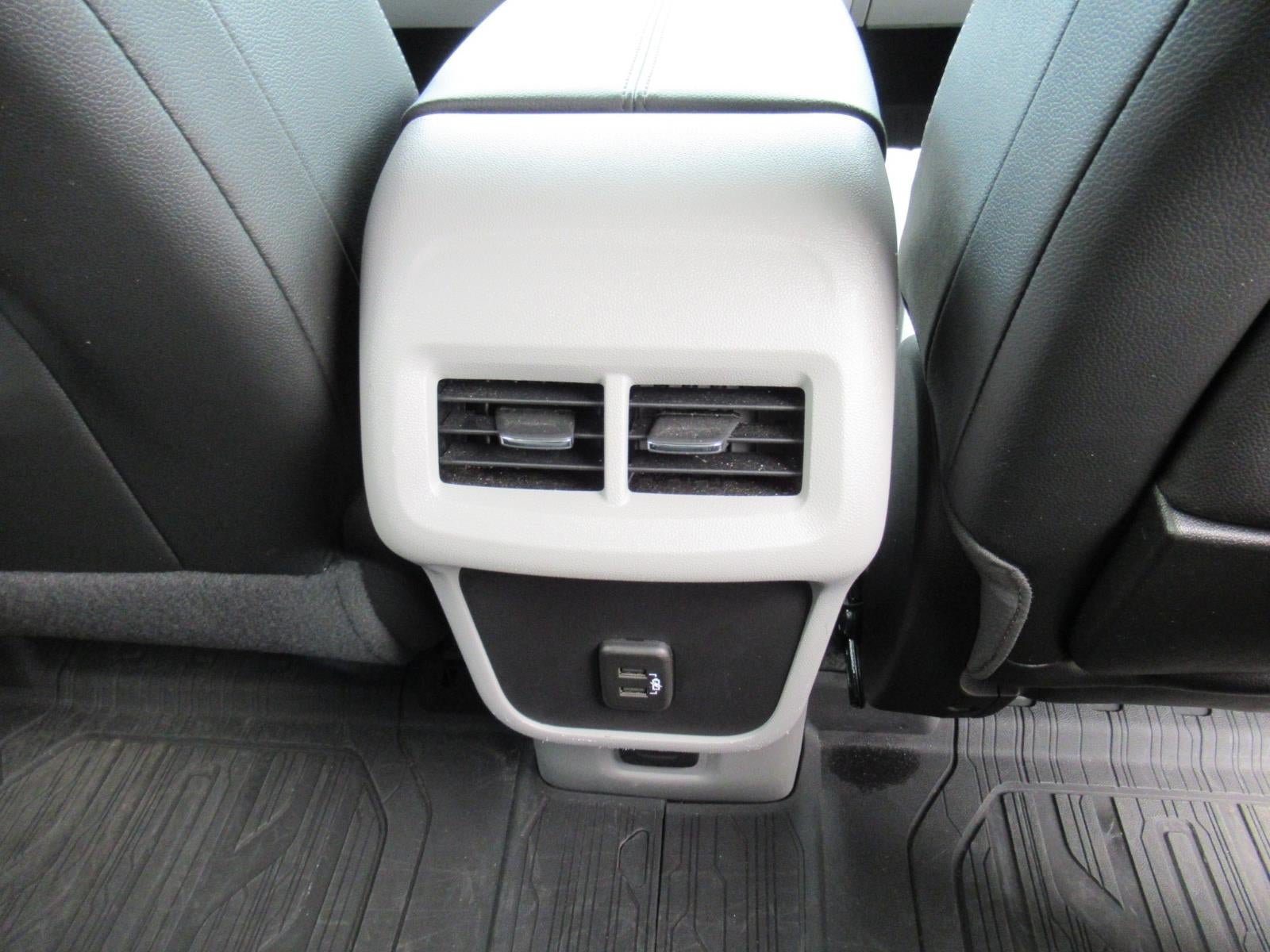 Used 2024 GMC Terrain SLT w/ Infotainment Package II FWD image 33