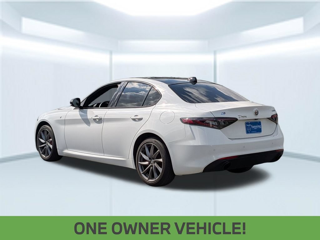 Used 2024 Alfa Romeo Giulia Ti AWD/4WD image 4