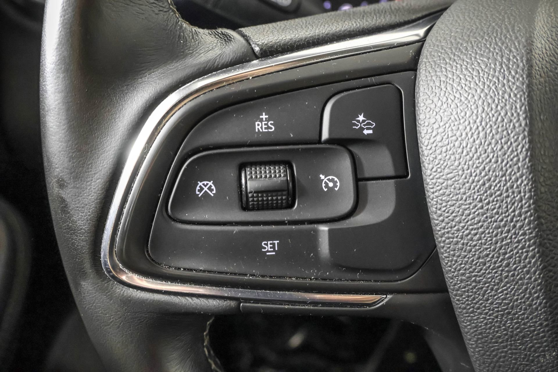 Used 2023 Buick Encore GX Select w/ Safety Package II AWD/4WD image 25