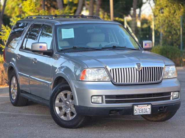 Used 2006 Lincoln Navigator Ultimate image 2