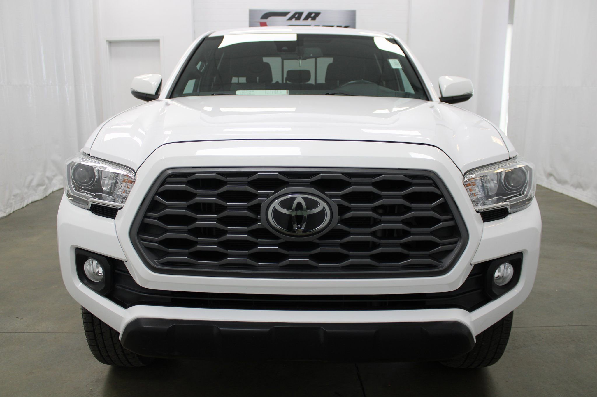 Used 2021 Toyota Tacoma TRD Off-Road w/ Technology Package AWD/4WD image 3