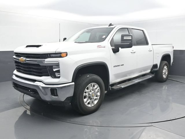 Used 2025 Chevrolet Silverado 2500 LT AWD/4WD image 2