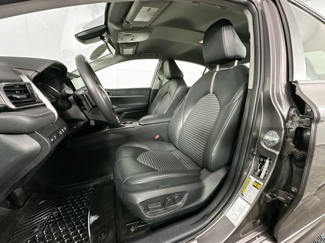 Used 2023 Toyota Camry SE FWD image 17