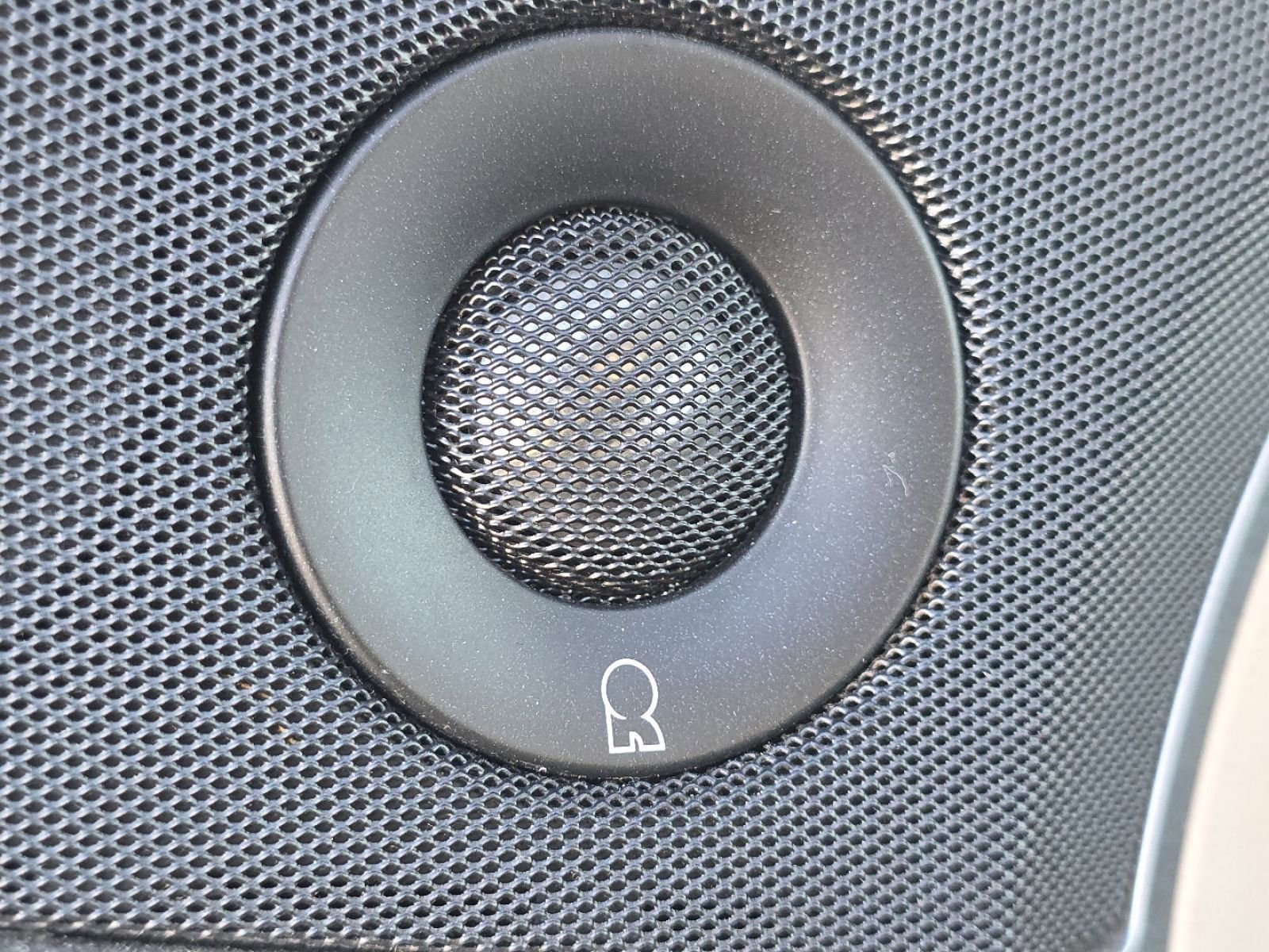 Used 2017 Lincoln MKX Reserve w/ Enhanced Security Package image 9