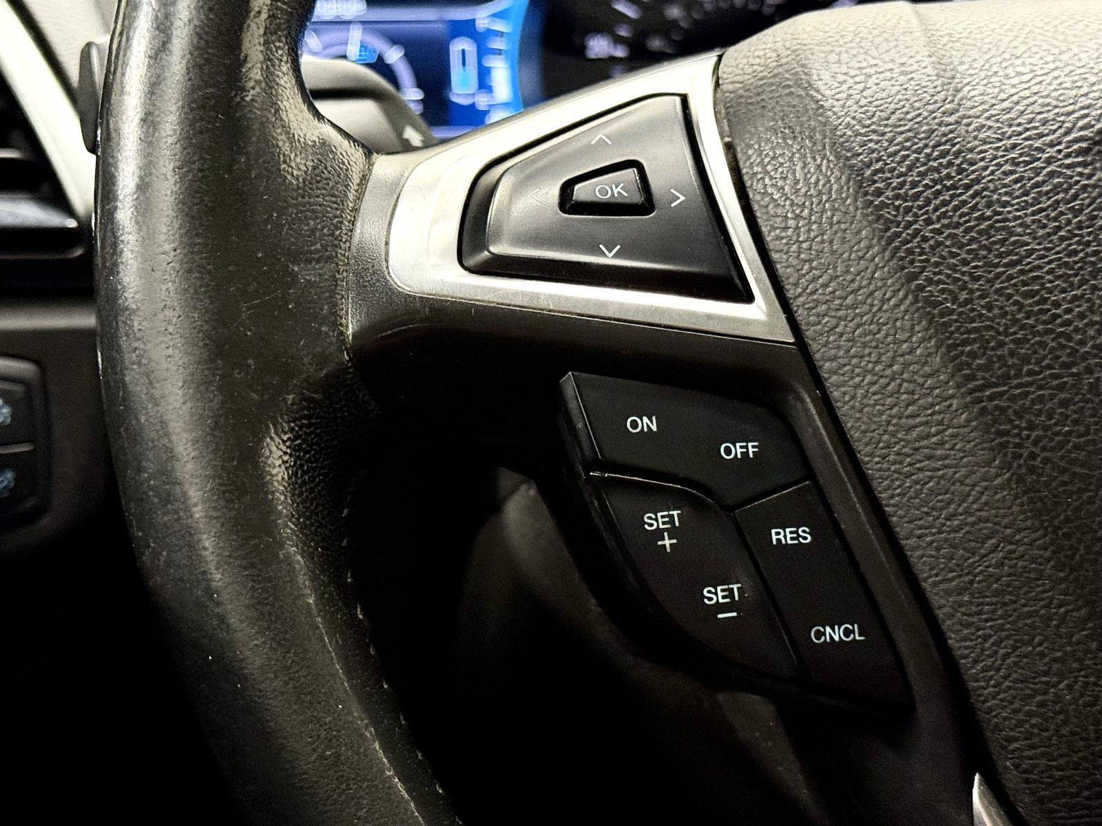 Used 2016 Ford Fusion SE FWD image 21