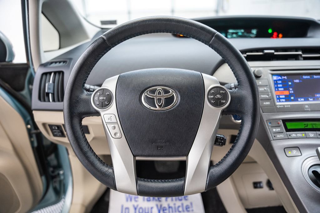 Used 2015 Toyota Prius Five FWD image 27