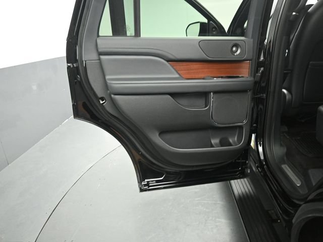 Certified 2023 Lincoln Navigator Reserve AWD/4WD image 25