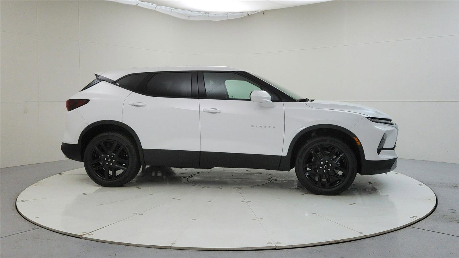Used 2025 Chevrolet Blazer LT image 8