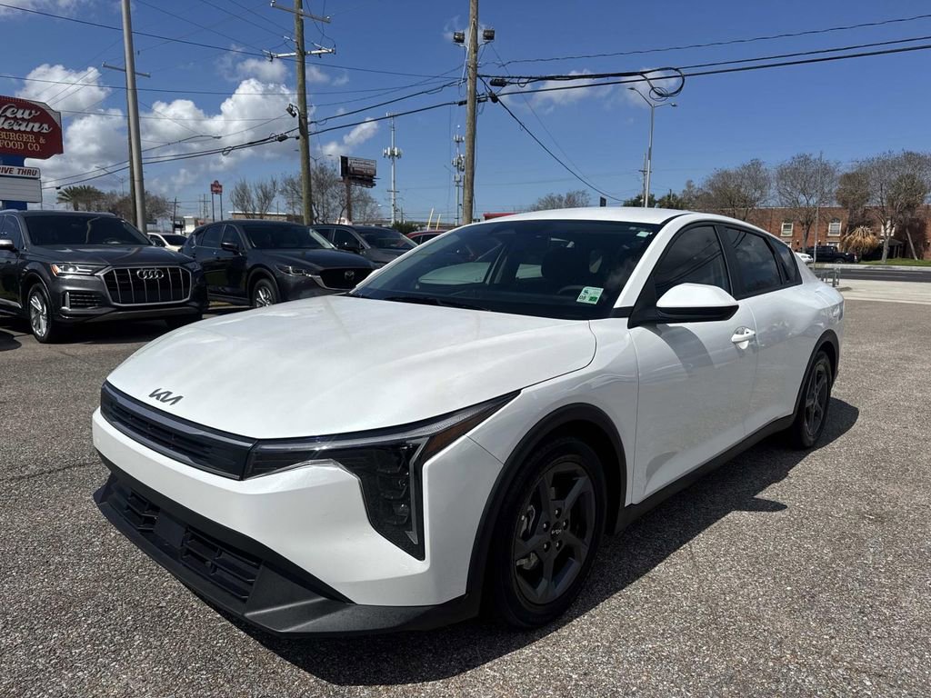 Used 2025 Kia K4 LXS image 3